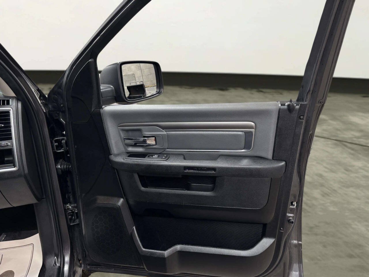 Used 2022 RAM 1500 Classic SLT w/ Protection Group AWD/4WD image 20