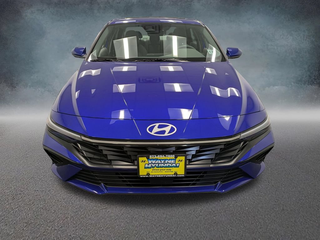 Certified 2025 Hyundai Elantra SEL w/ Cargo Package FWD image 2