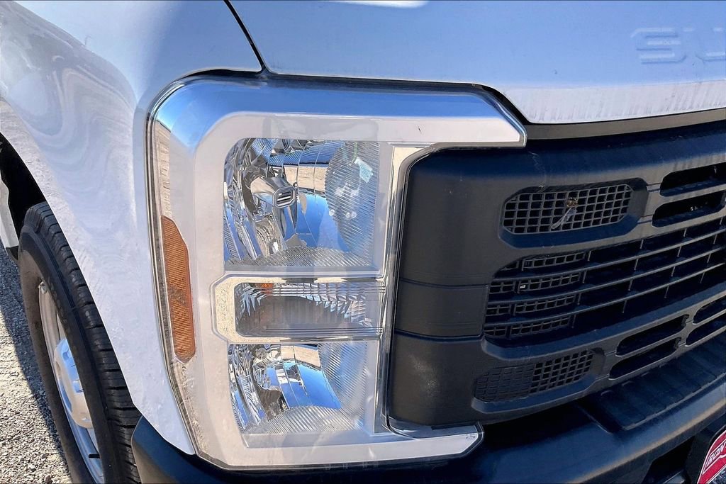 New 2025 Ford F250 XL w/ 360-Degree Camera Package RWD image 15