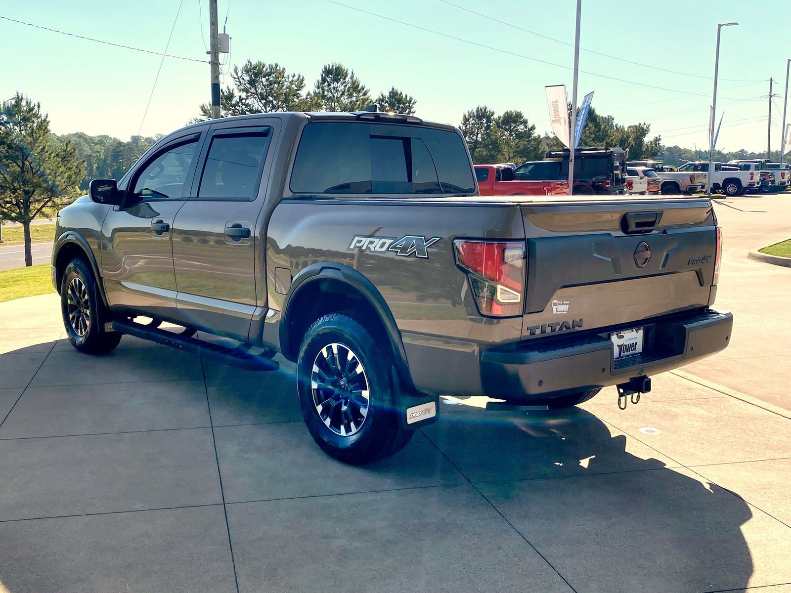 Used 2023 Nissan Titan PRO-4X w/ Pro-4x Utility Package AWD/4WD image 4
