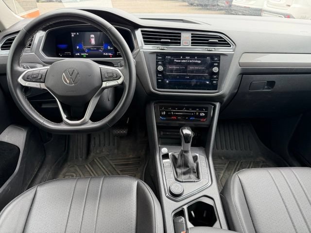 Used 2023 Volkswagen Tiguan SE AWD/4WD image 14