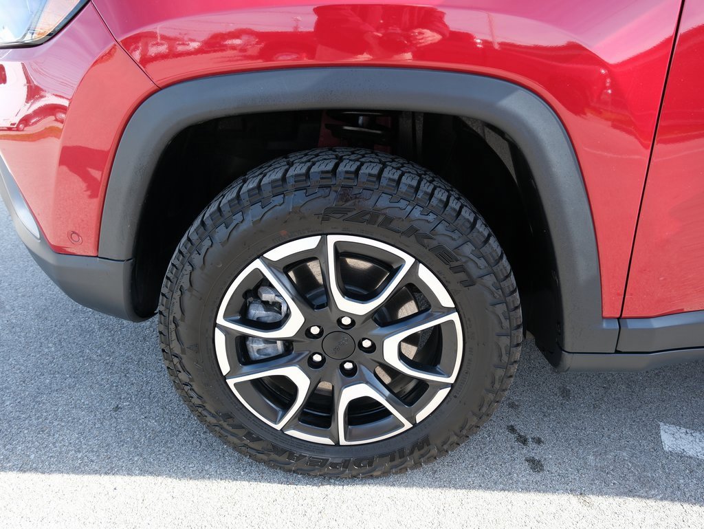 Used 2024 Jeep Compass Trailhawk w/ Trailhawk Elite Group image 13