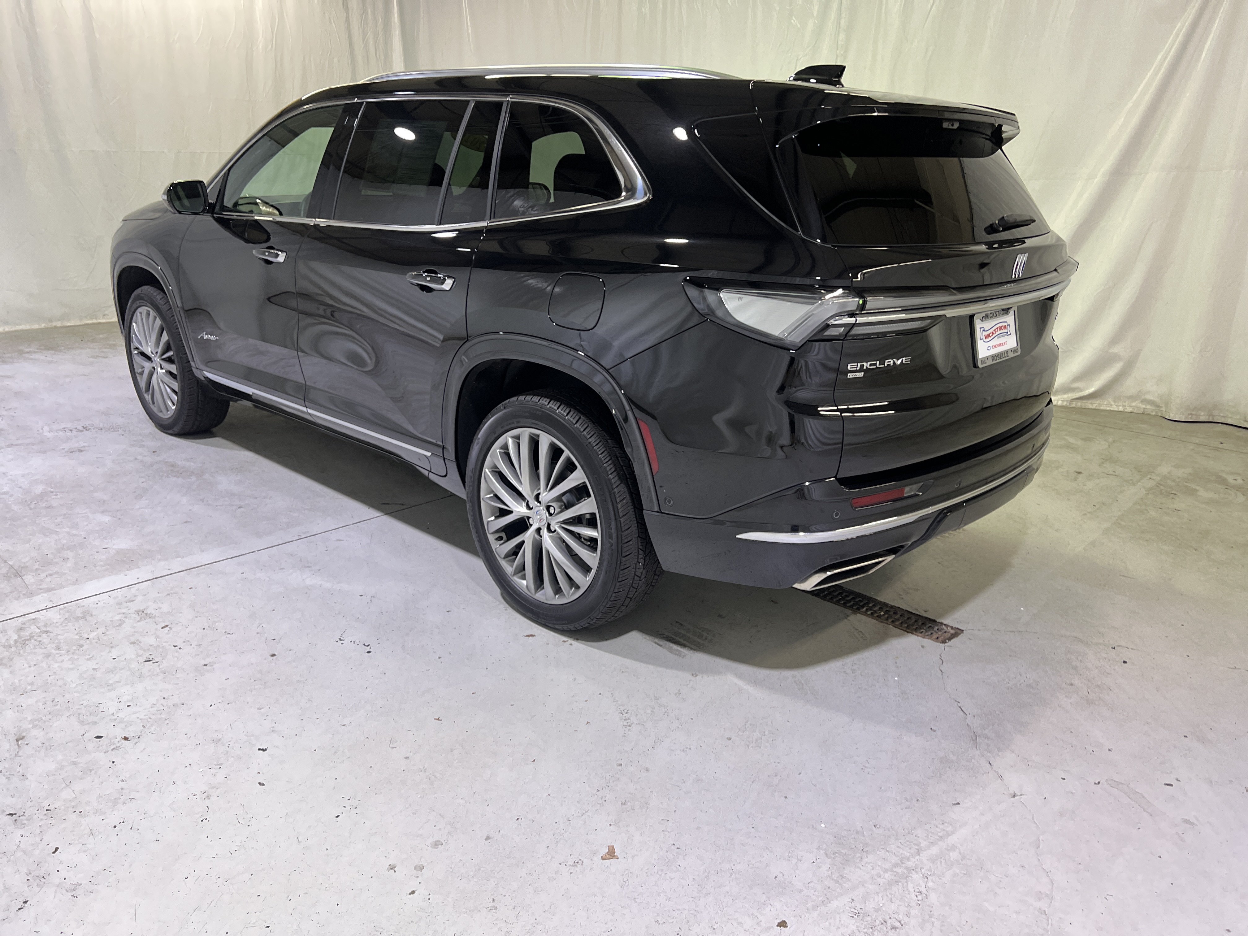 Certified 2026 Buick Enclave Avenir w/ Super Cruise Package AWD/4WD image 8