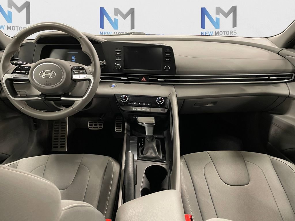 Used 2025 Hyundai Elantra Sport FWD image 10