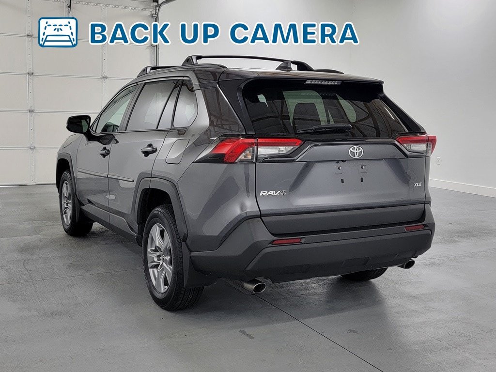 Used 2022 Toyota RAV4 XLE w/ Convenience Package FWD image 6