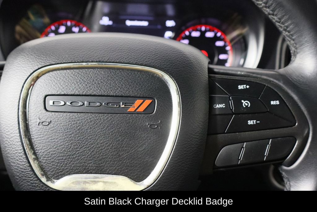 Used 2018 Dodge Charger SXT w/ Blacktop Package image 10