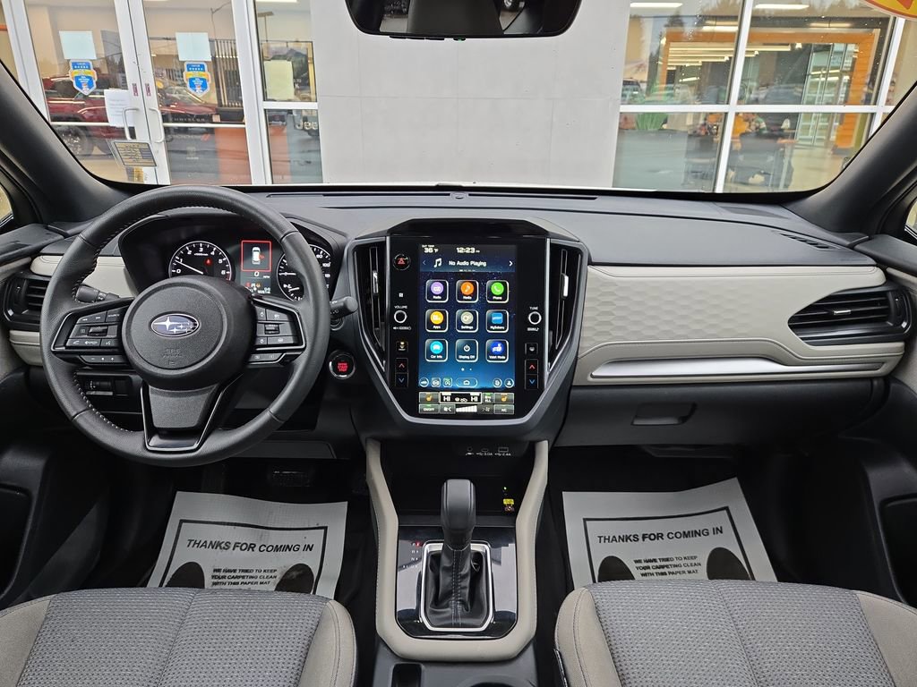 Used 2025 Subaru Forester Premium image 18