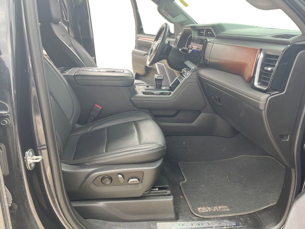 Certified 2022 GMC Sierra 1500 Denali w/ Denali Carbonpro Edition image 15
