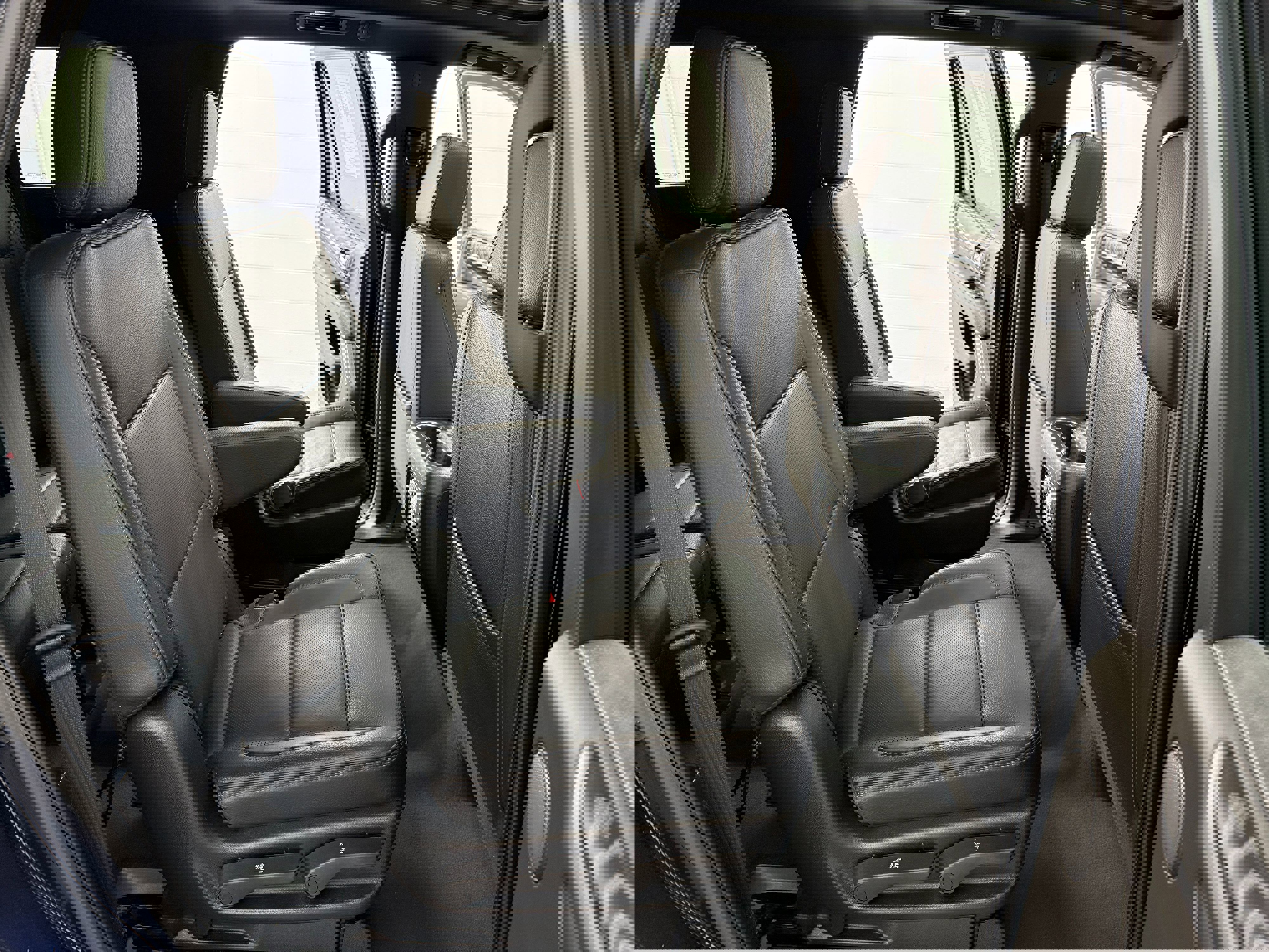 Used 2023 GMC Yukon Denali image 16