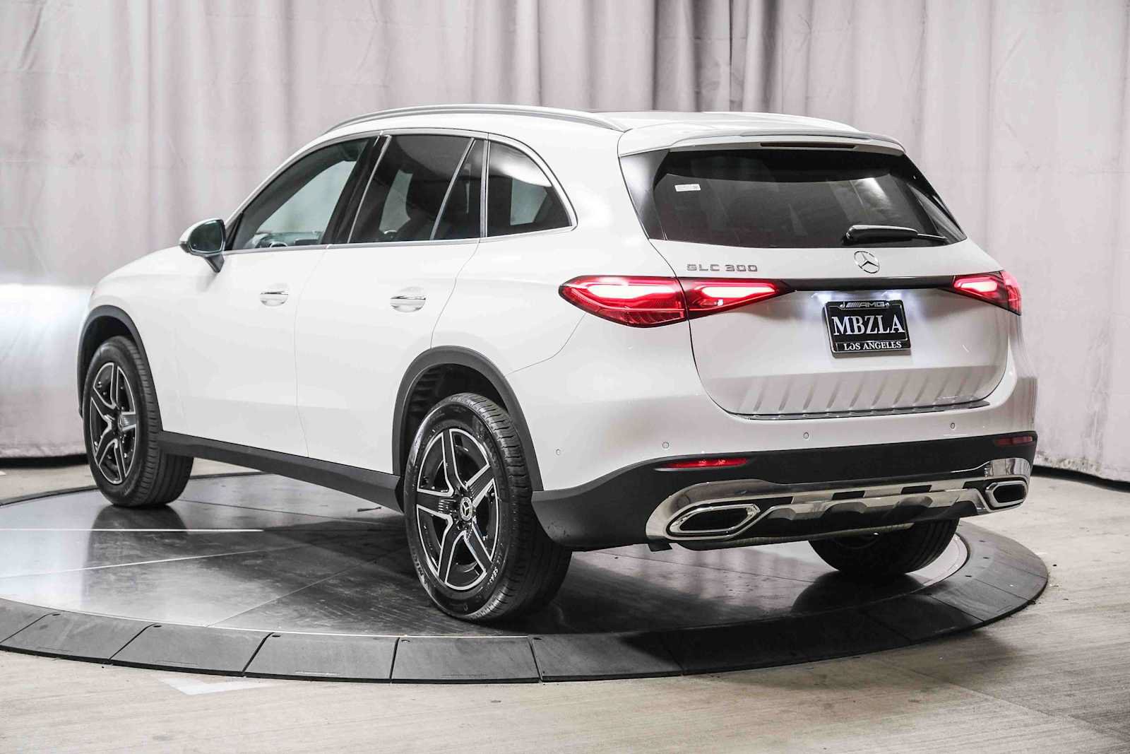 Certified 2026 Mercedes-Benz GLC 300 image 2