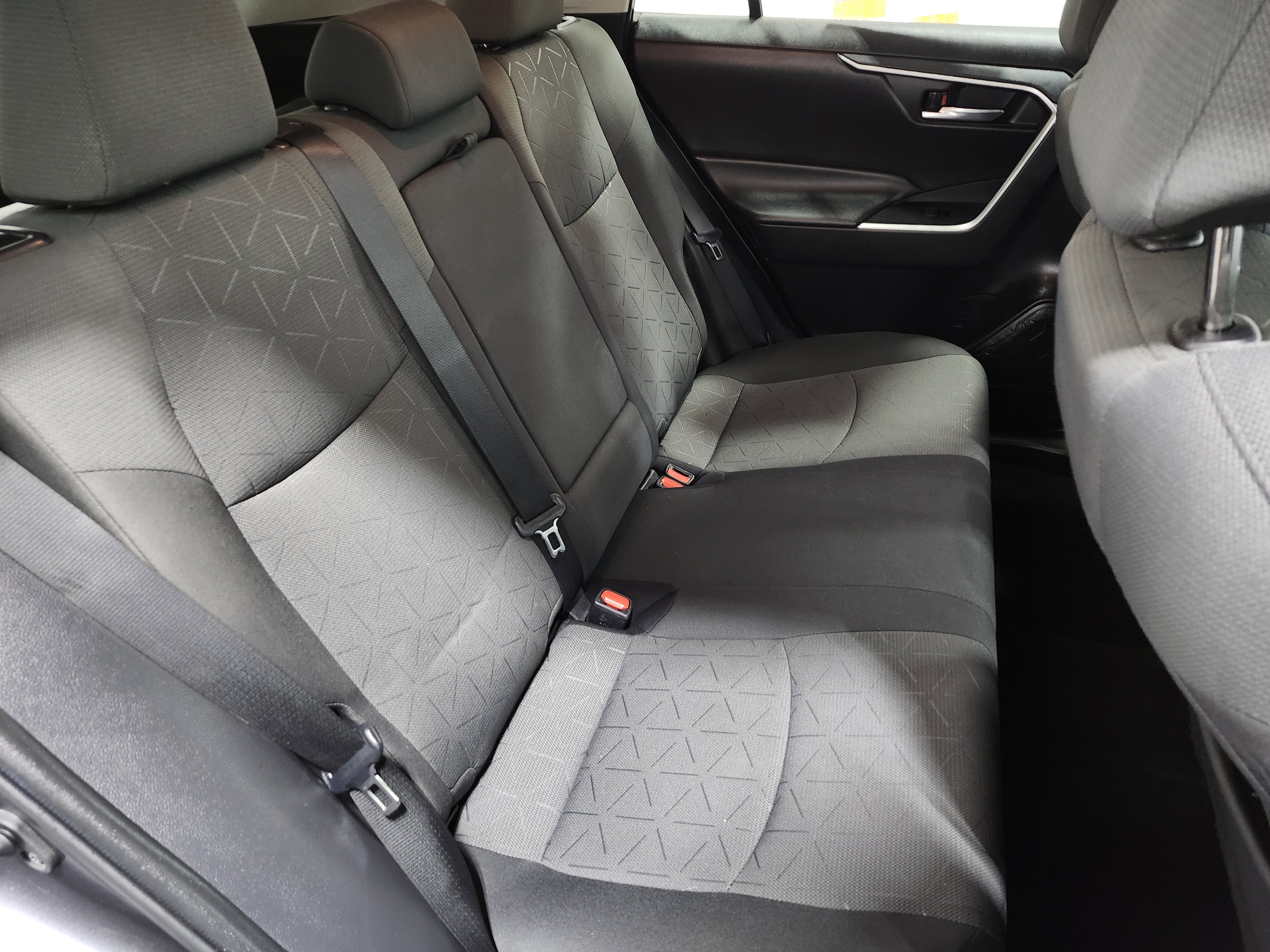 Used 2021 Toyota RAV4 XLE image 19