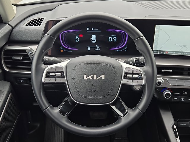 Used 2025 Kia Telluride LX FWD image 40