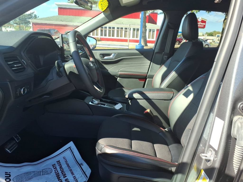 Certified 2024 Ford Escape ST-Line w/ Tech Pack #1 FWD image 15