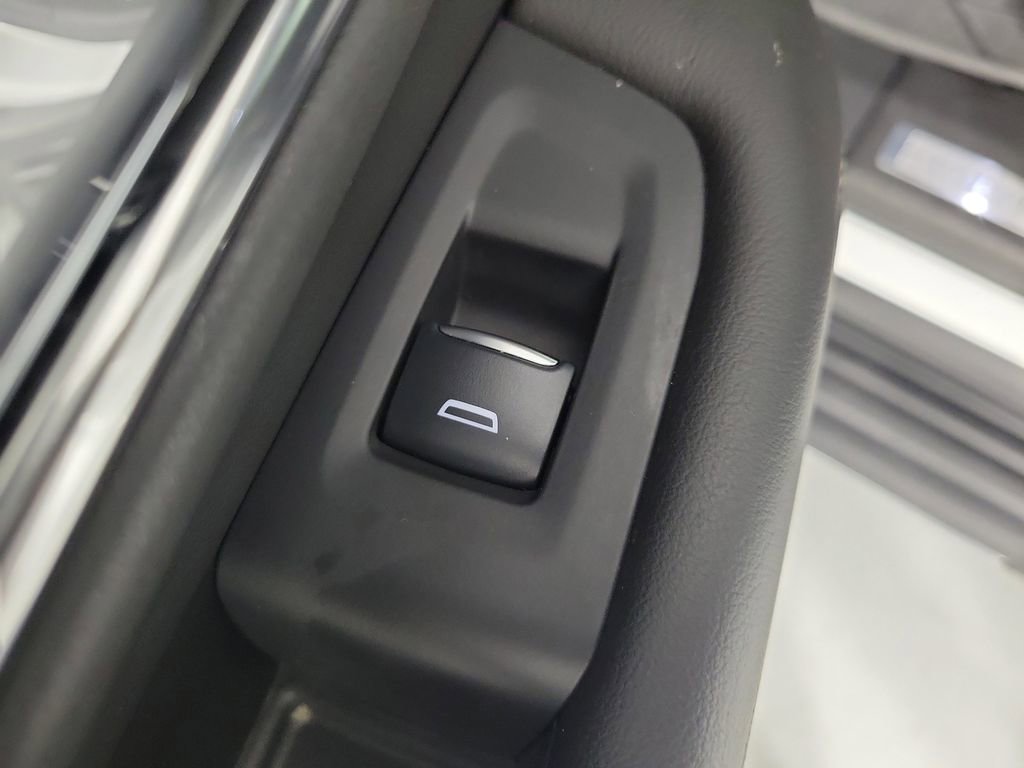 Used 2024 Chevrolet Tahoe Premier AWD/4WD image 14