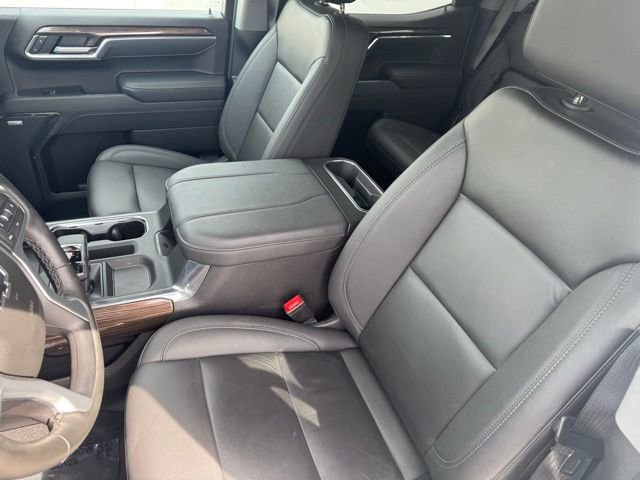 Used 2025 Chevrolet Silverado 1500 LT Trail Boss w/ Convenience Package II AWD/4WD image 6