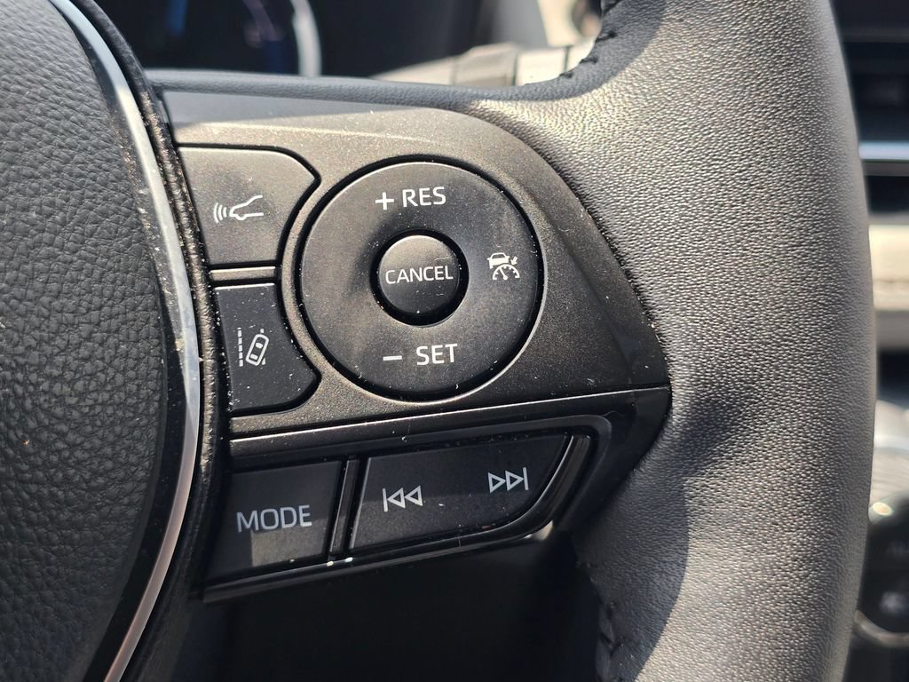 Certified 2023 Toyota RAV4 XLE Premium AWD/4WD image 33