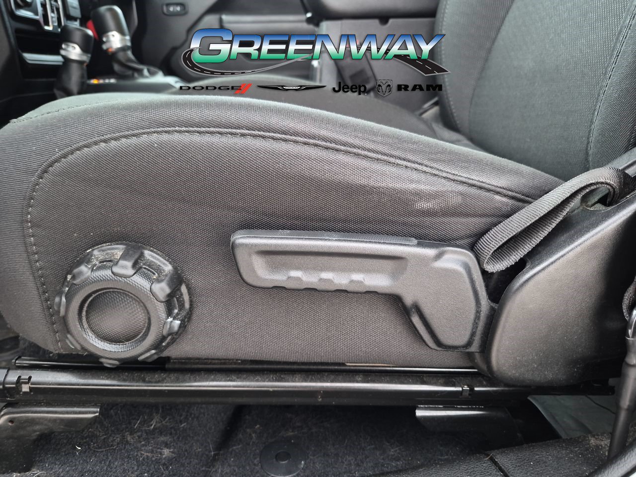 Used 2022 Jeep Wrangler Unlimited Sport AWD/4WD image 12