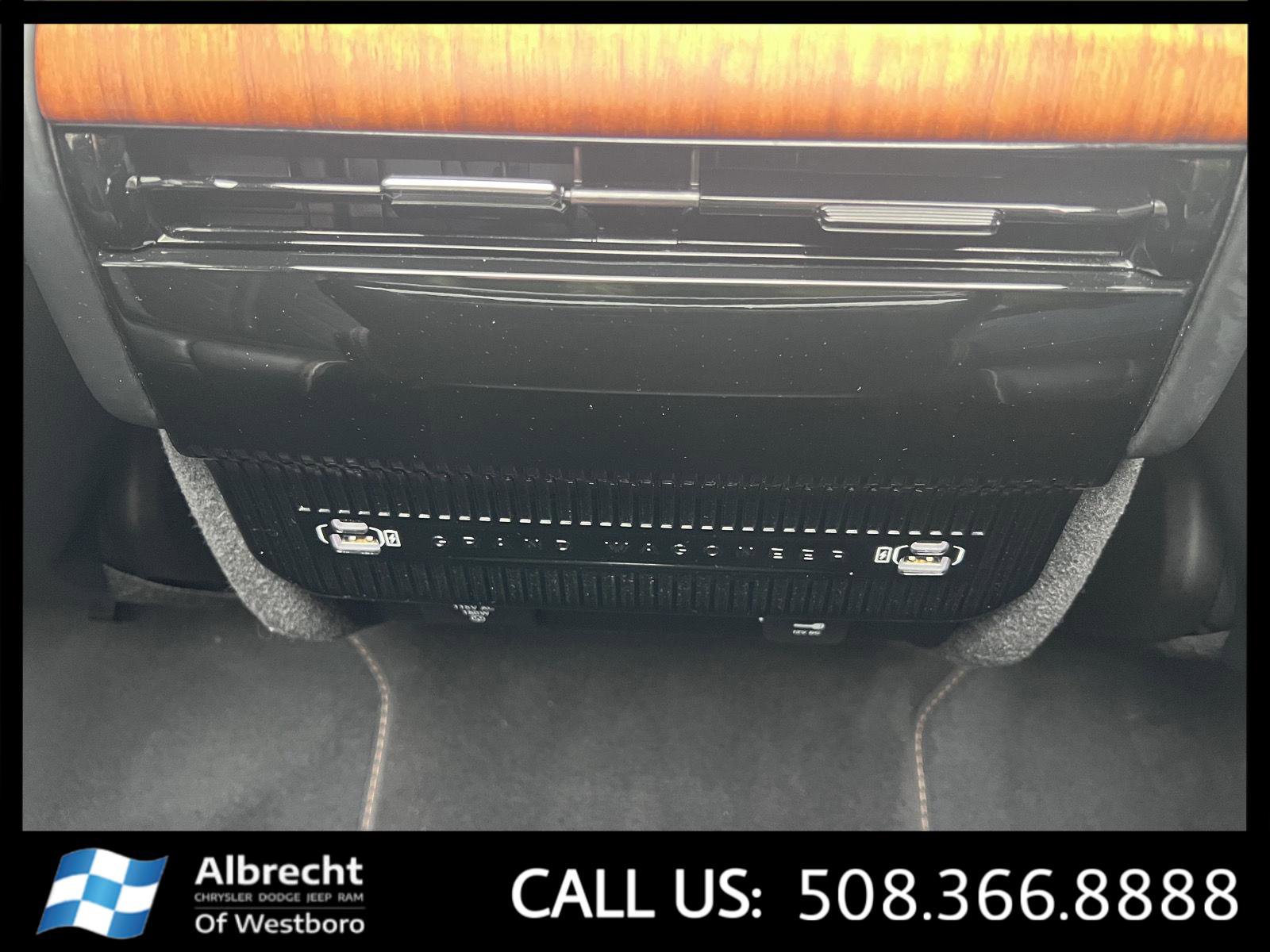 Used 2024 Jeep Grand Wagoneer L Series III image 26