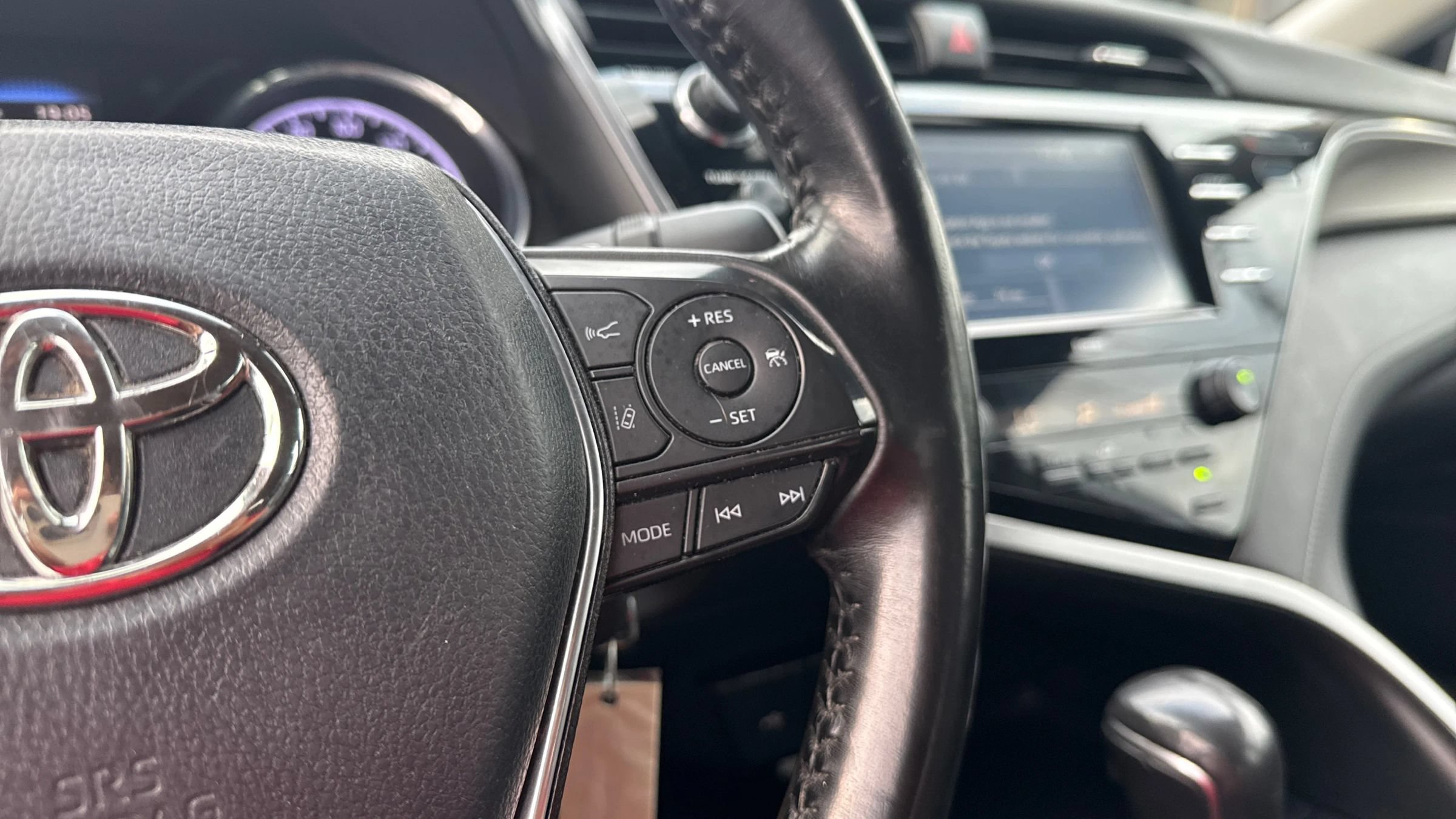 Used 2020 Toyota Camry SE FWD image 25