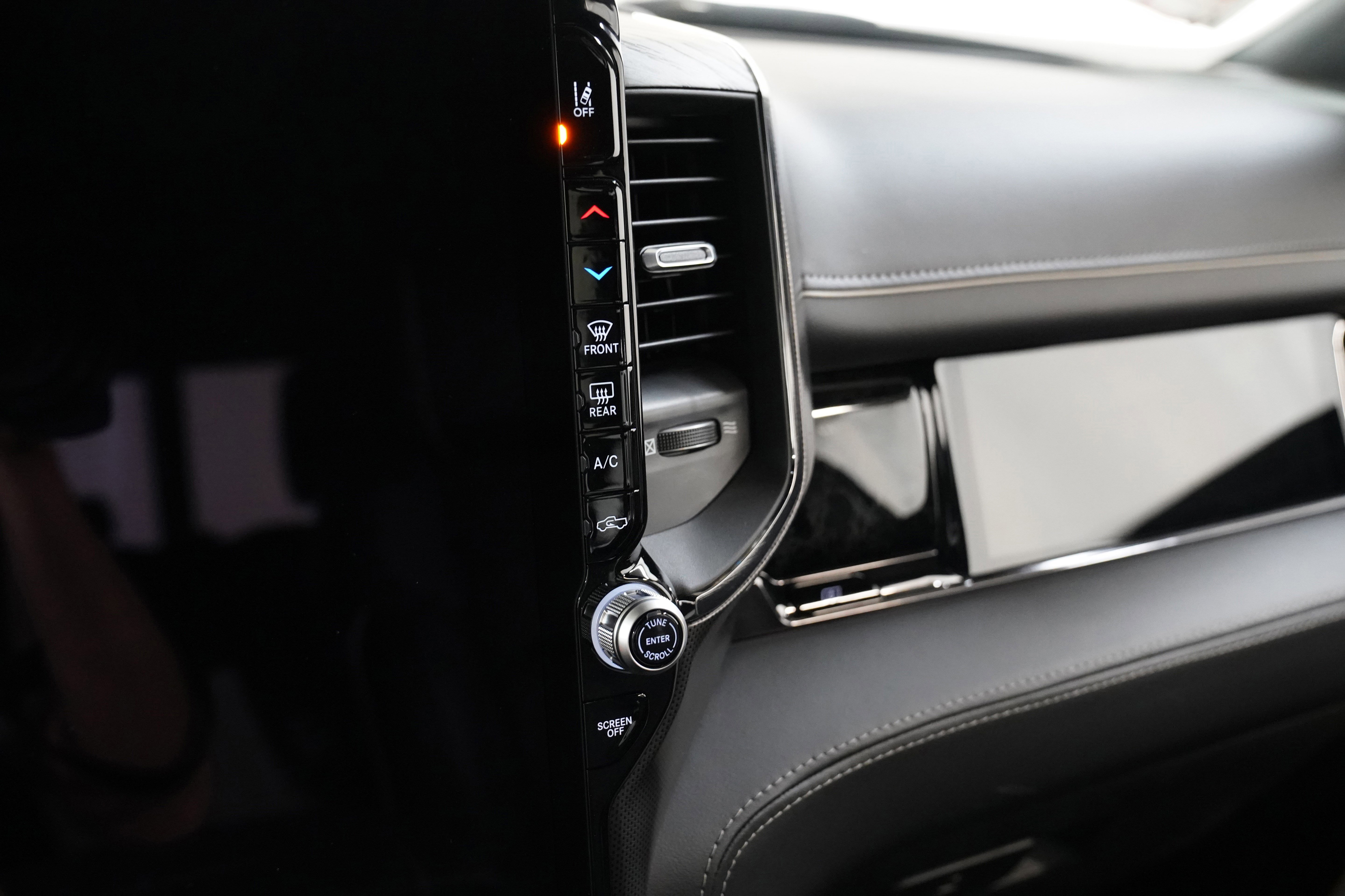 New 2025 RAM 2500 Limited image 25