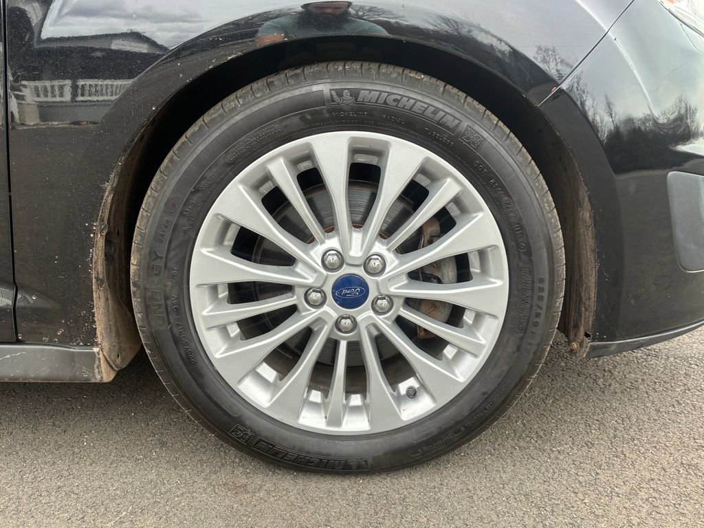 Used 2017 Ford C-MAX Energi SE image 15