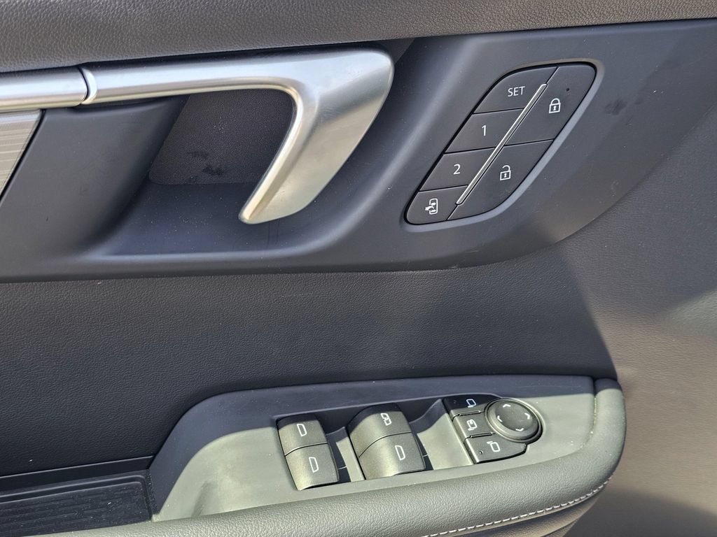 Used 2025 Buick Enclave Preferred w/ Power Package AWD/4WD image 60