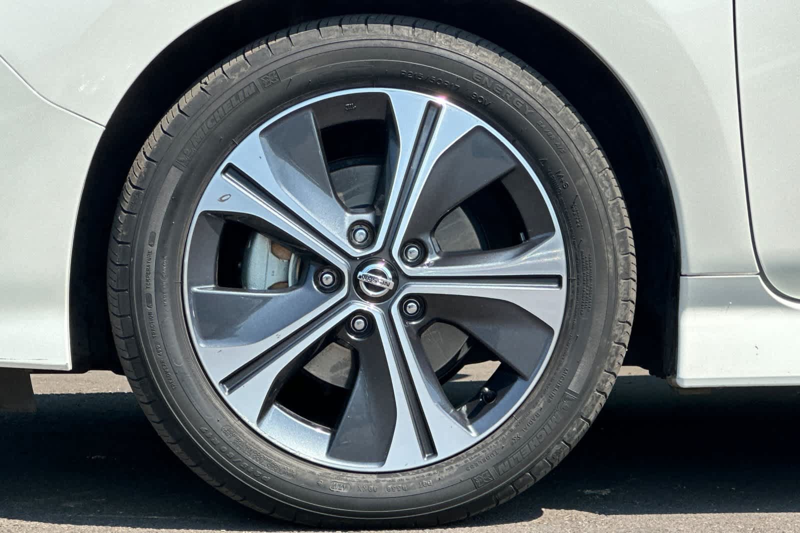 Used 2018 Nissan Leaf SV w/ SV Technology Package FWD image 27
