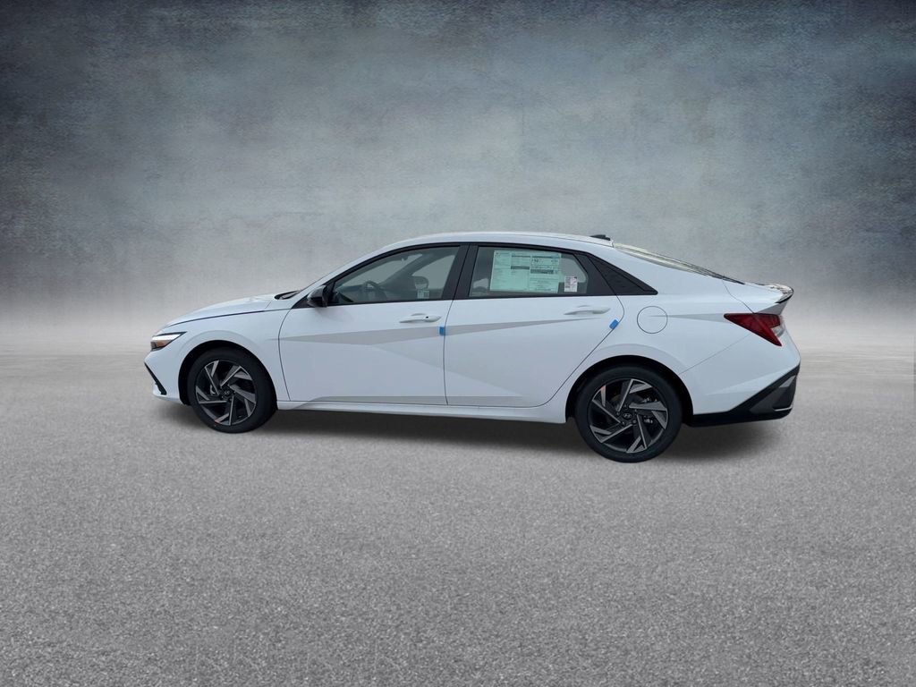 Used 2025 Hyundai Elantra SEL image 15