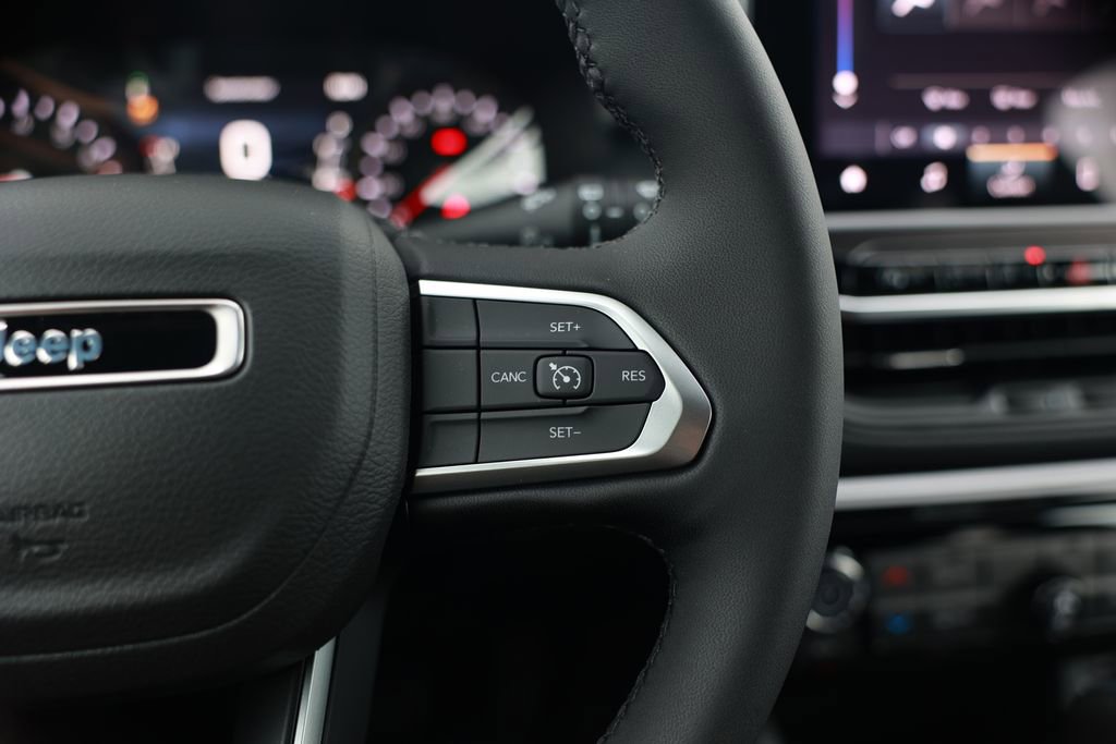 New 2026 Jeep Compass Latitude image 18
