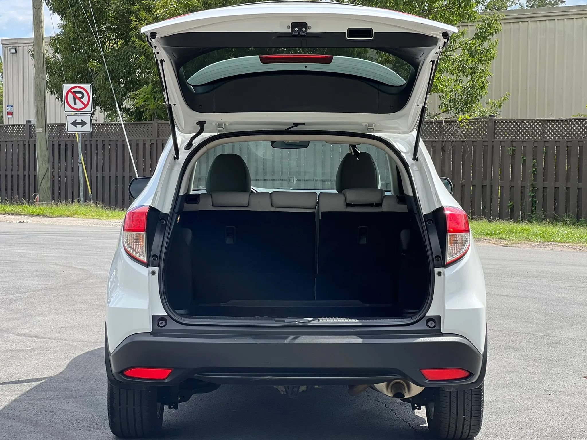 Used 2022 Honda HR-V LX image 37