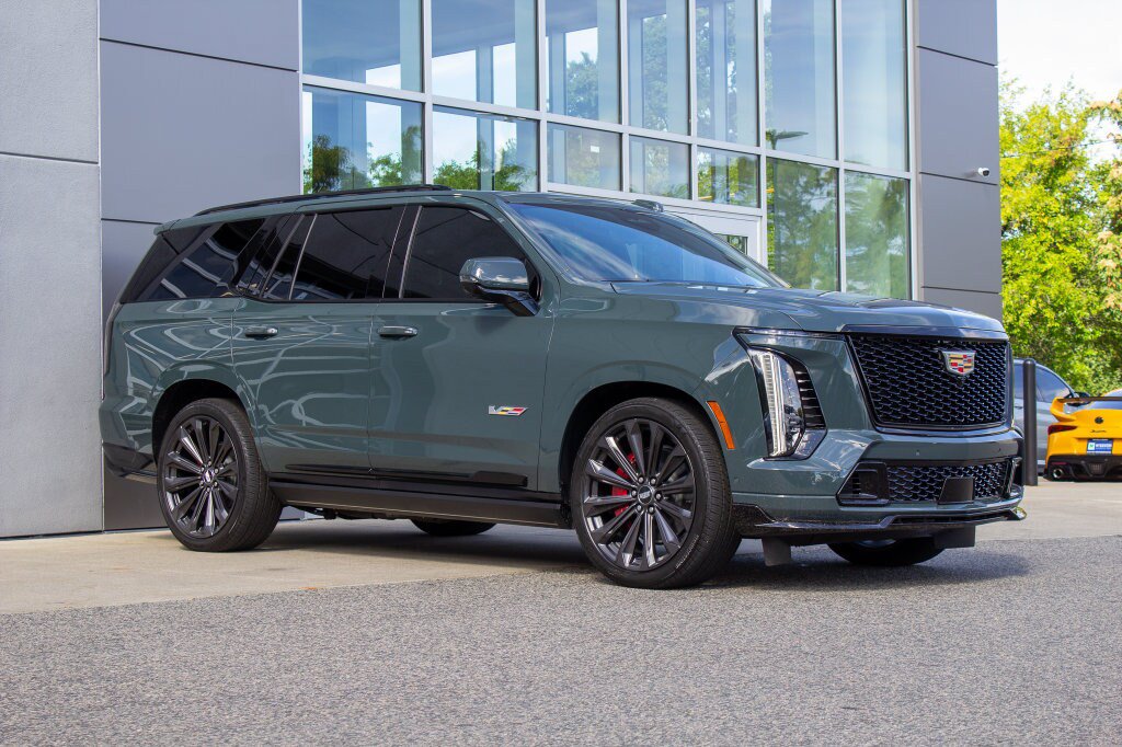Used 2026 Cadillac Escalade V w/ LPO, Floor Liner Package AWD/4WD image 3