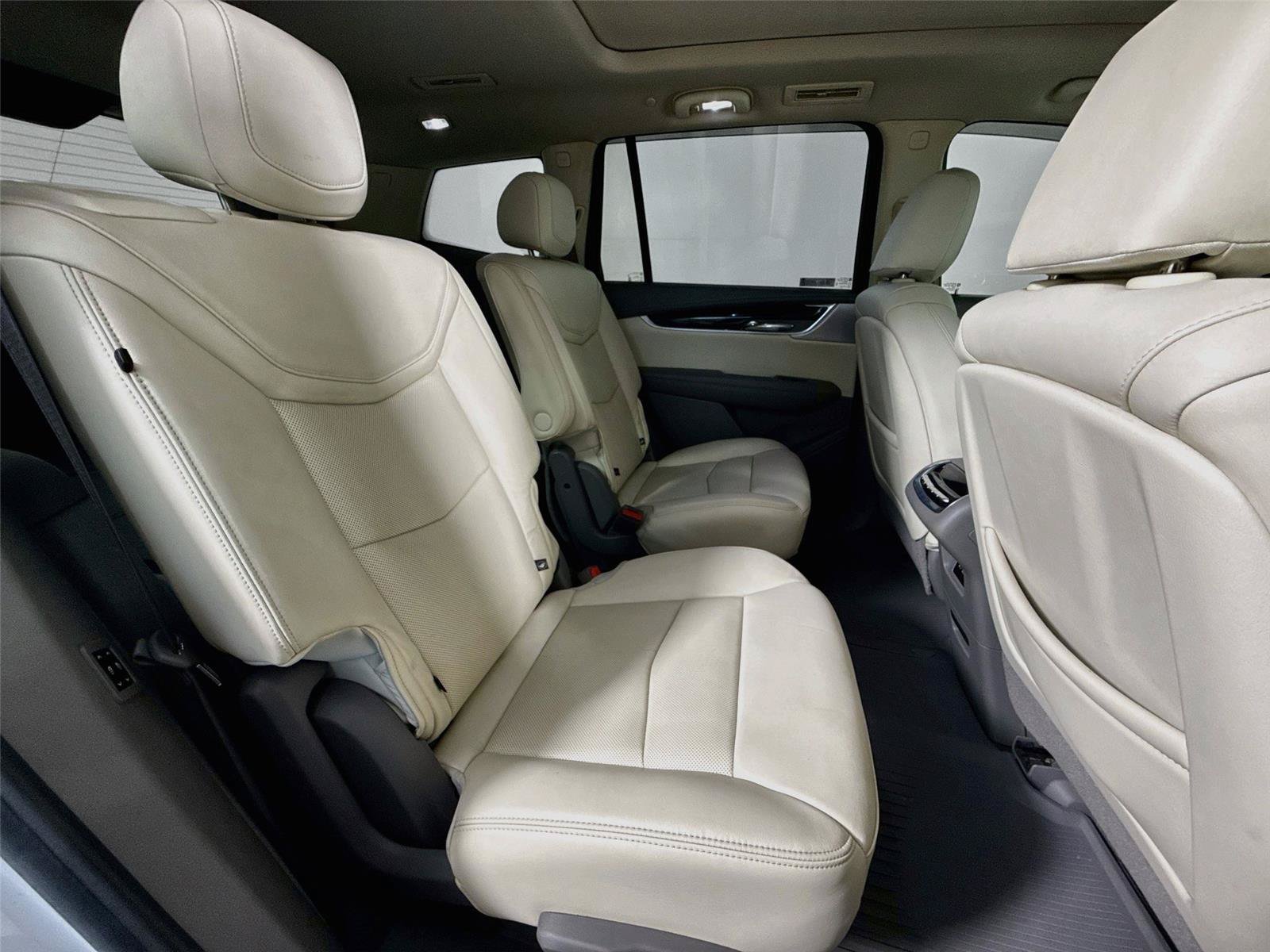 Used 2020 Cadillac XT6 Premium Luxury FWD image 13