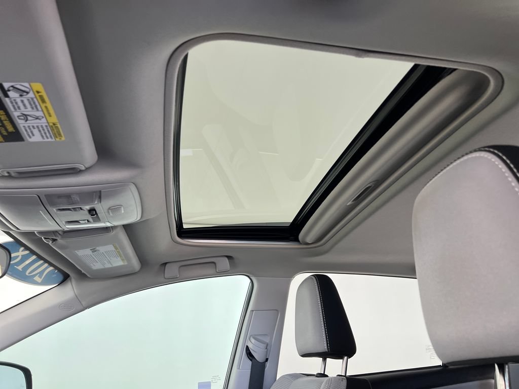 Used 2018 Toyota RAV4 XLE FWD image 23