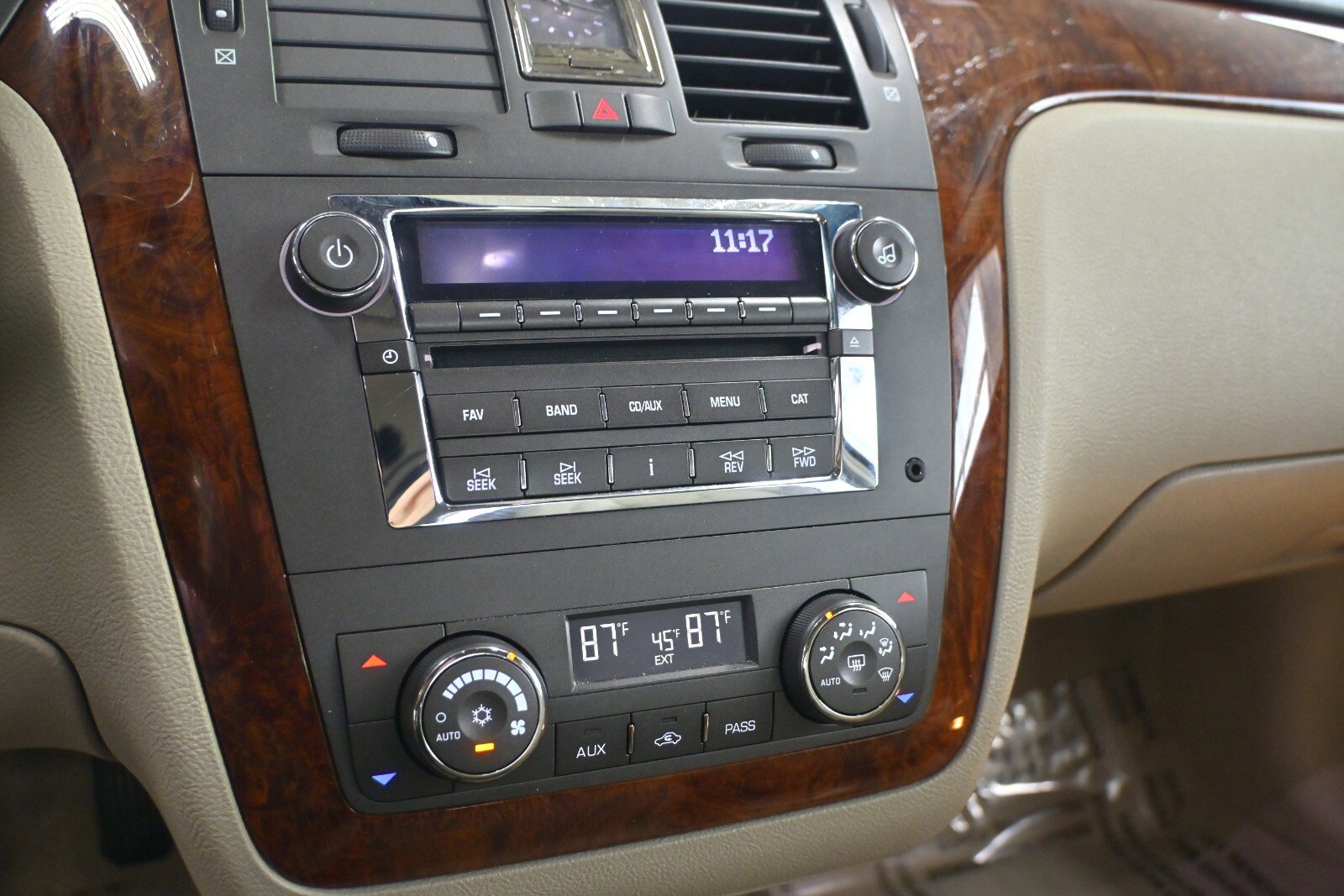 Used 2007 Cadillac DTS Luxury I w/ Trunk Convenience Package image 19