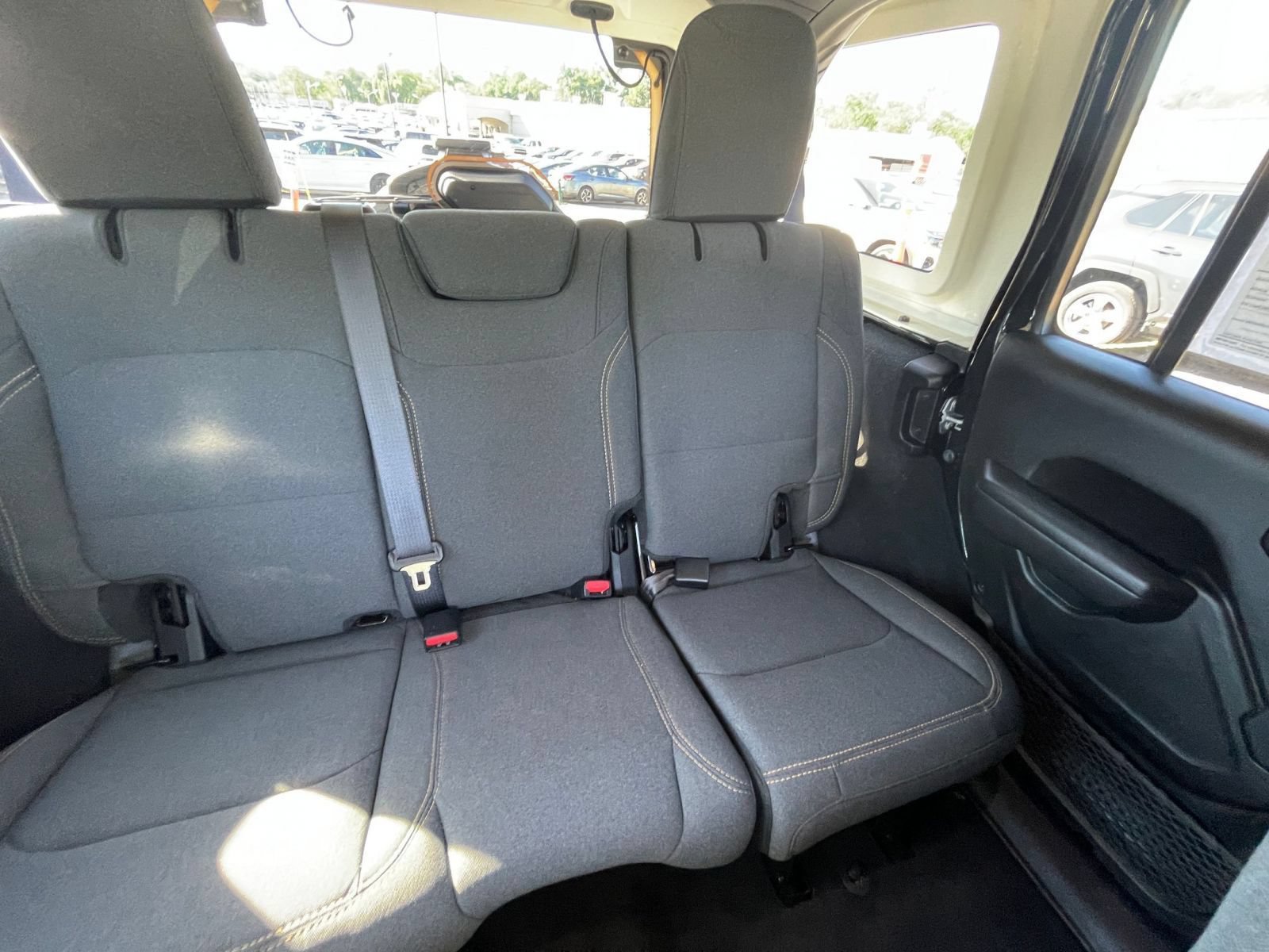 Used 2025 Jeep Wrangler Unlimited Sport AWD/4WD image 32