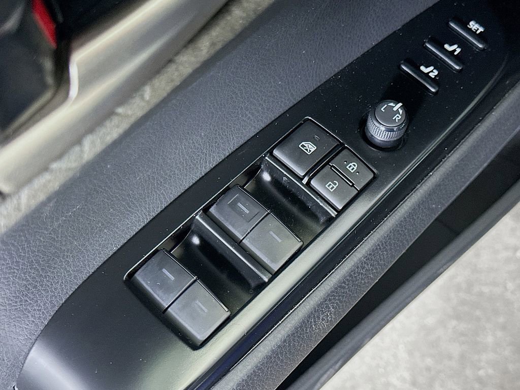 Used 2025 Toyota Camry XLE w/ Premium Package image 20