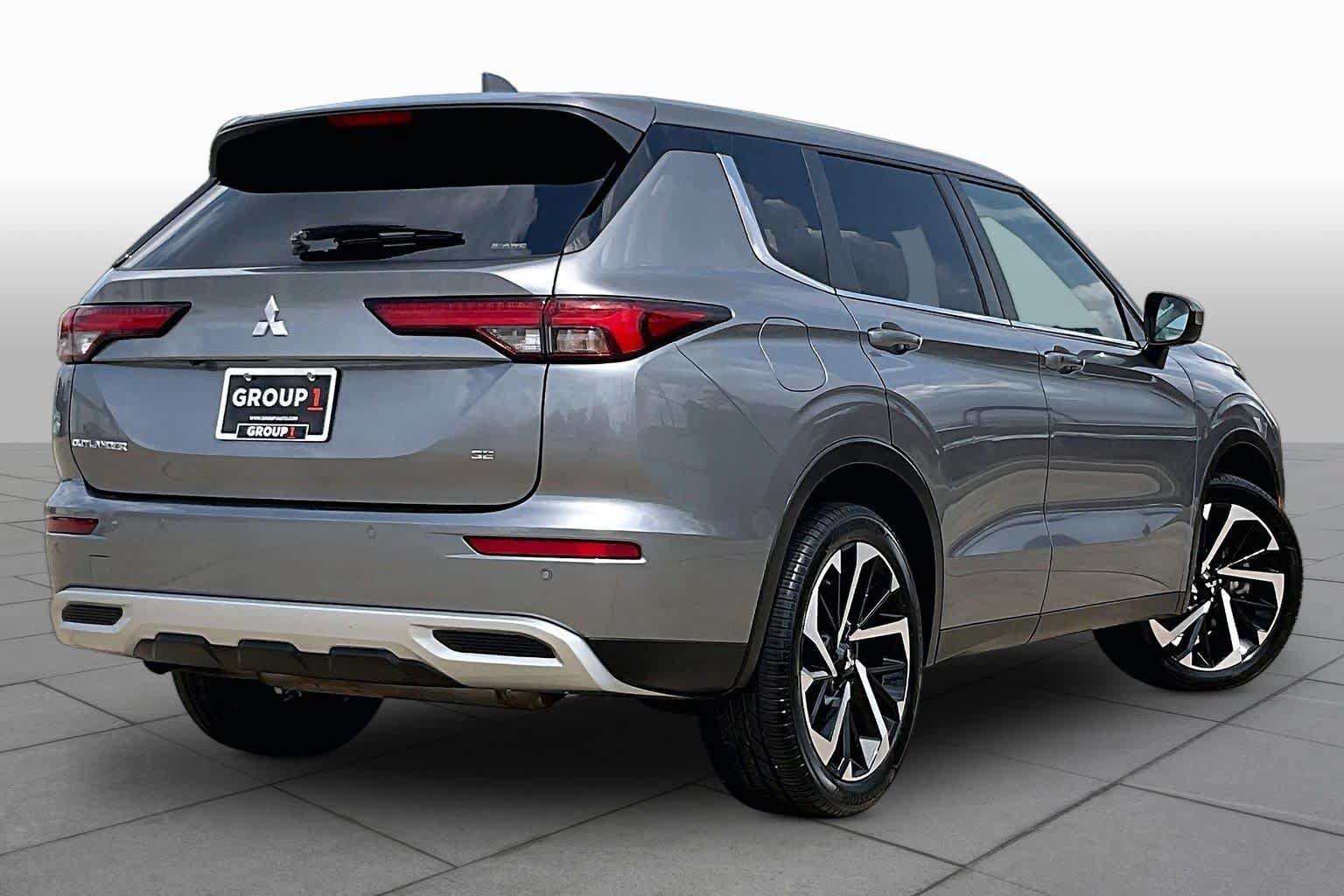 Used 2024 Mitsubishi Outlander SE AWD/4WD image 11