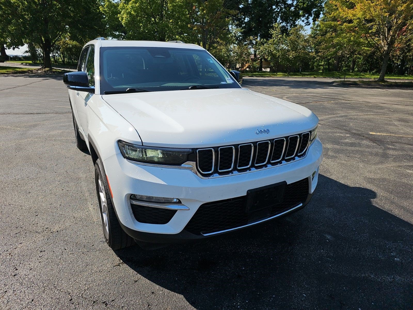 Used 2022 Jeep Grand Cherokee Limited AWD/4WD image 8