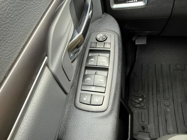 Used 2023 RAM 1500 Classic SLT w/ Protection Group AWD/4WD image 20