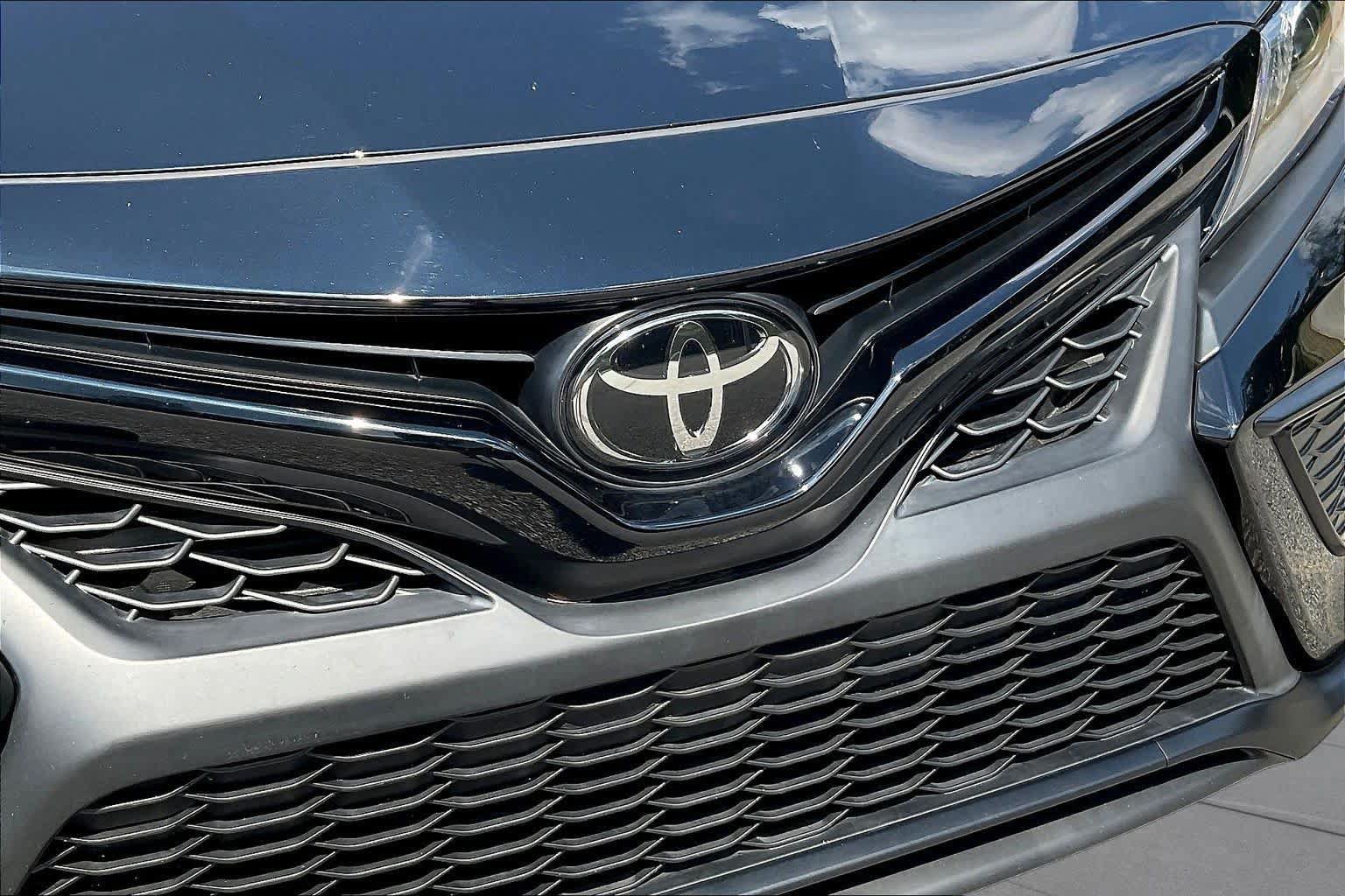 Used 2024 Toyota Camry SE w/ Convenience Package FWD image 29