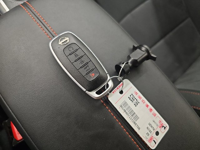 Used 2025 Nissan Sentra SR FWD image 25