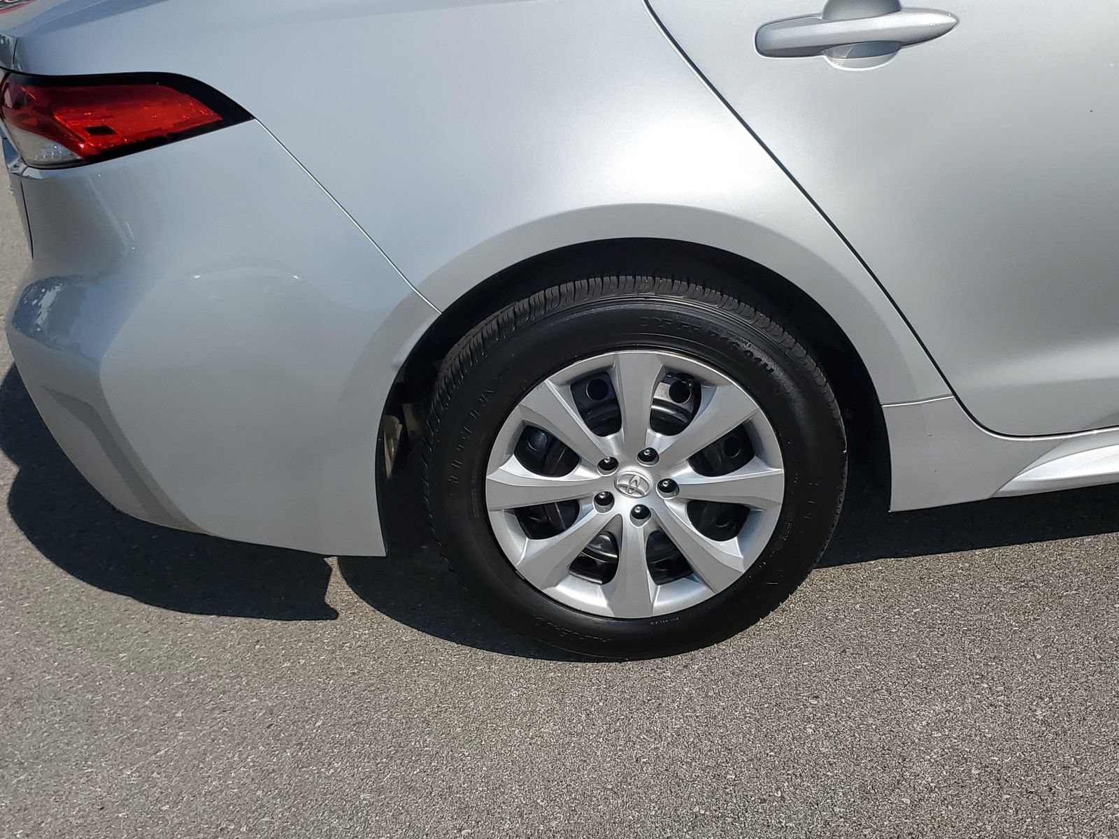 Certified 2024 Toyota Corolla LE FWD image 5