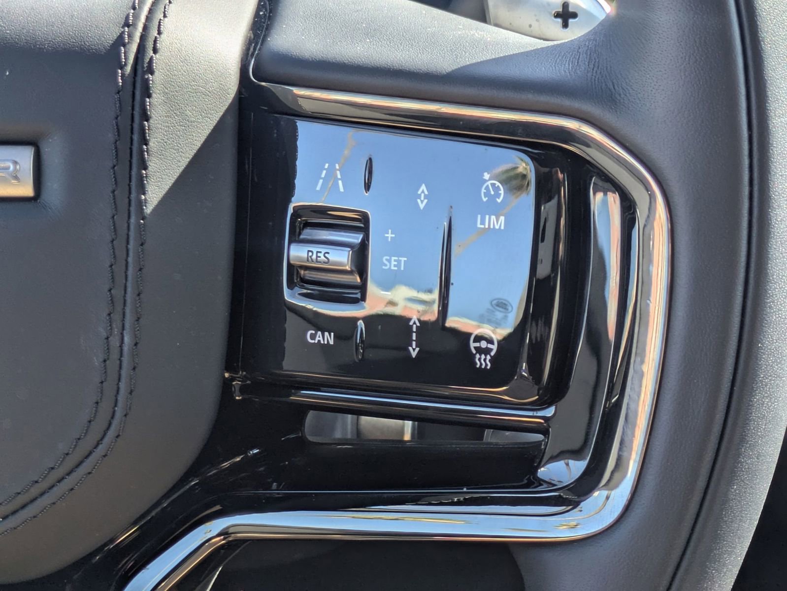 Used 2026 Land Rover Range Rover Velar S AWD/4WD image 18