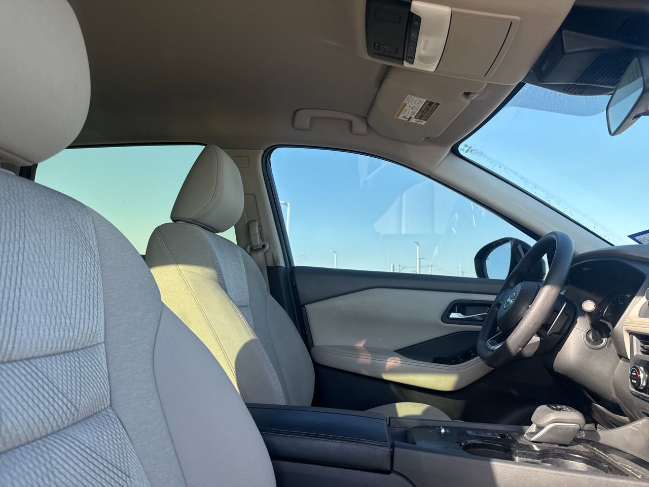 Used 2024 Nissan Rogue SV image 26