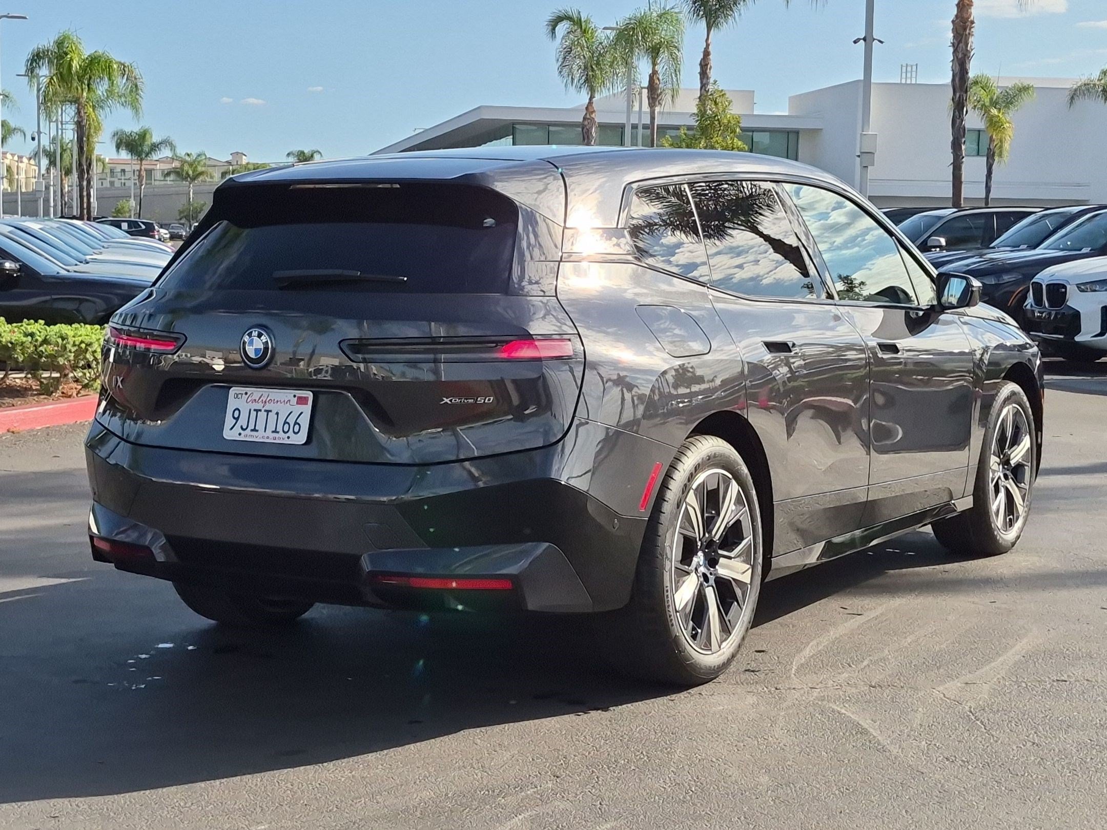 Certified 2024 BMW iX xDrive50 w/ Premium Package AWD/4WD image 10