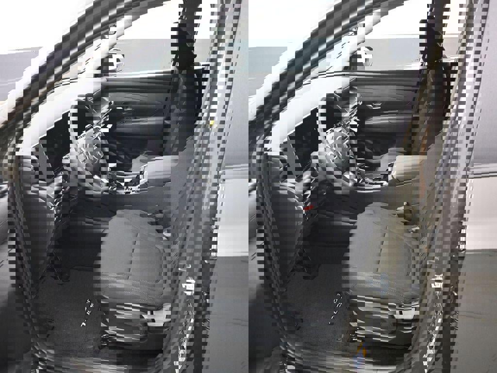 New 2026 Hyundai Tucson SE image 9