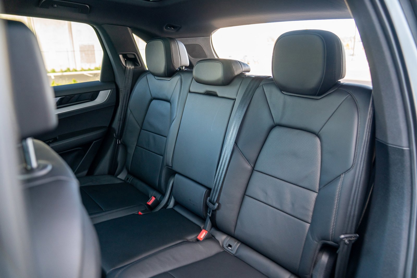 Used 2025 Porsche Cayenne image 24