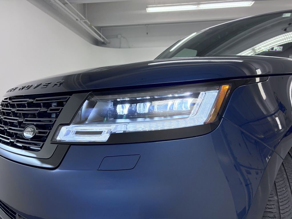 Used 2024 Land Rover Range Rover Long Wheelbase SE AWD/4WD image 11