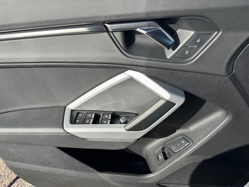 Used 2023 Audi Q3 2.0T Premium image 22
