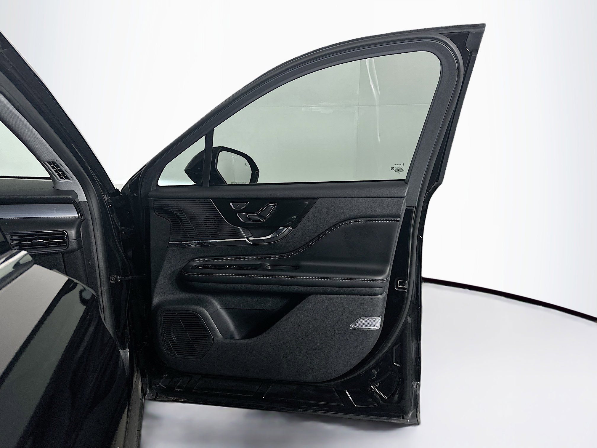 Used 2022 Lincoln Corsair FWD w/ Premium Package image 33